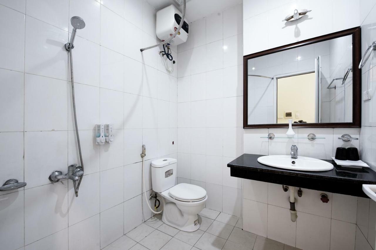 OYO 376 A Dong Hotel Hanoi Bagian luar foto